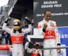 Ο Λιούις Χάμιλτον πανηγυρίζει τη νίκη του στο Spa-Francorchamps, Βέλγιο Grand Prix 2010